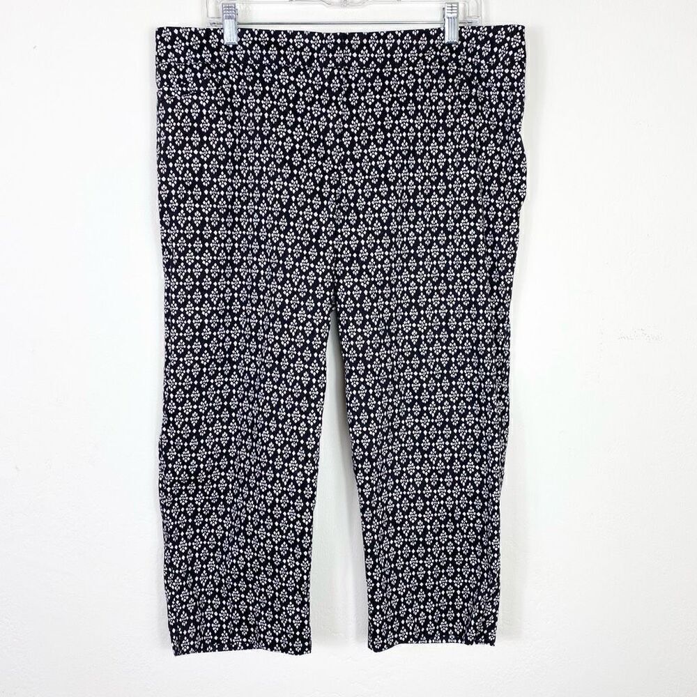 Avenue Black & White Geometric Floral Pattern Cropped Ankle Pants Size 16
